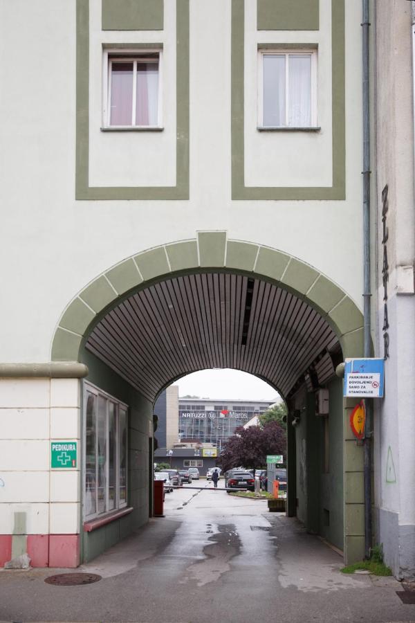 Apartment Nobl Plac ツェリェ エクステリア 写真