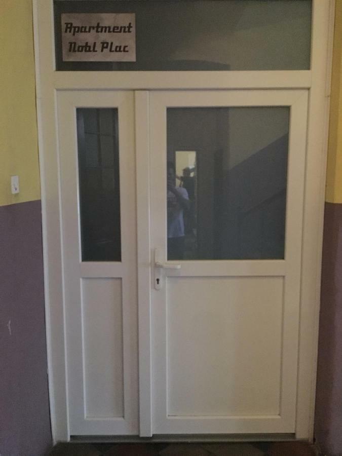 Apartment Nobl Plac ツェリェ エクステリア 写真